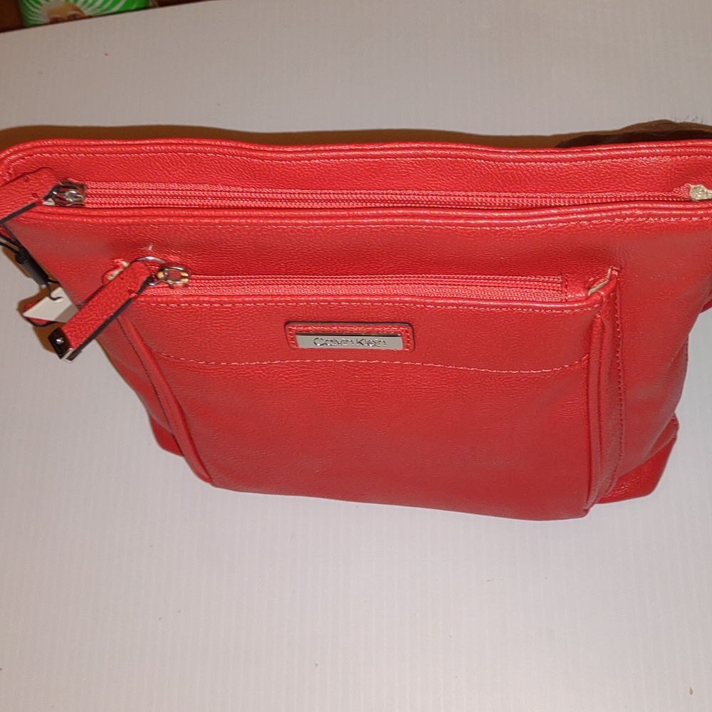 😺CALVIN KLEIN R-q Crossbody Bag in Red - Picture 5 of 12